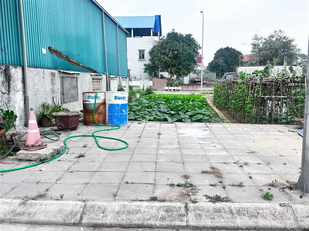 Hàng xóm ecopark 89m2 đất tặng nhà 3 tầng 2 mặt đường ô tô tránh