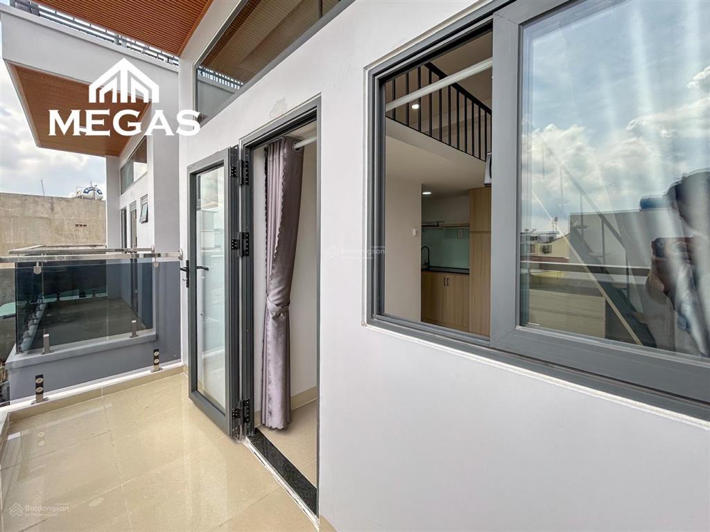 Duplex ban công ngay ngã tư thủ đức  coopmart lê văn việt