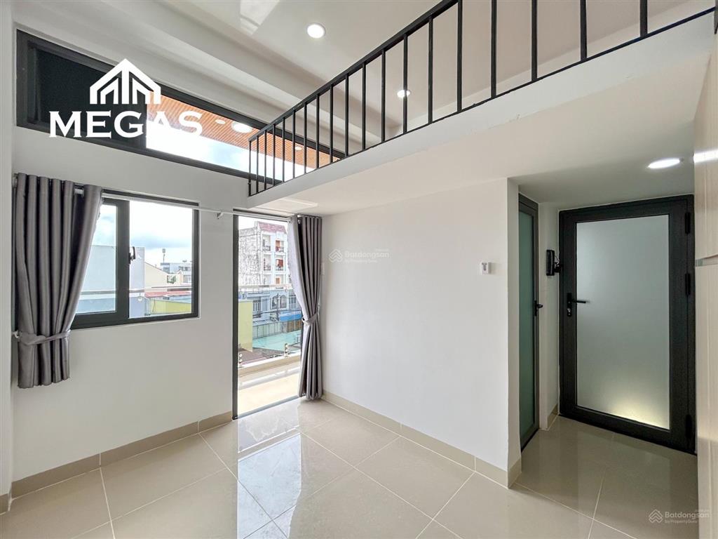Duplex ban công ngay ngã tư thủ đức  coopmart lê văn việt
