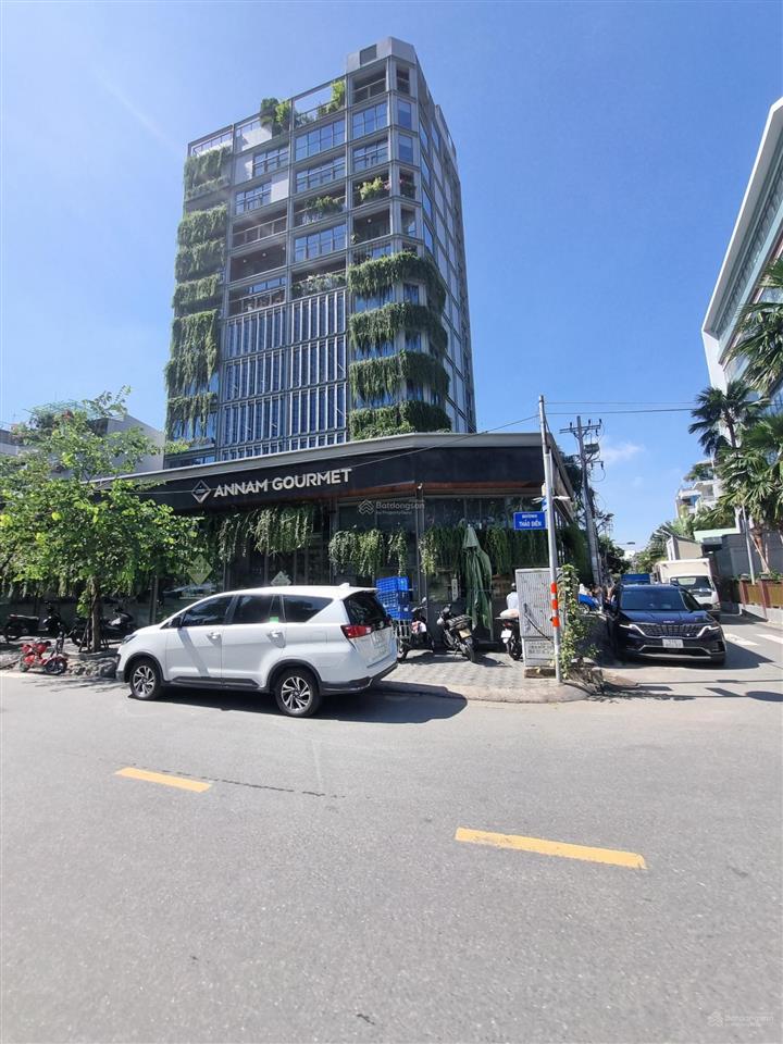 Tòa nhà mặt tiền q1 nguyễn văn cừ  trần hưng đạo 20x20m hầm 9 tầng hđt 600tr/th giá bán 120 tỷ tl