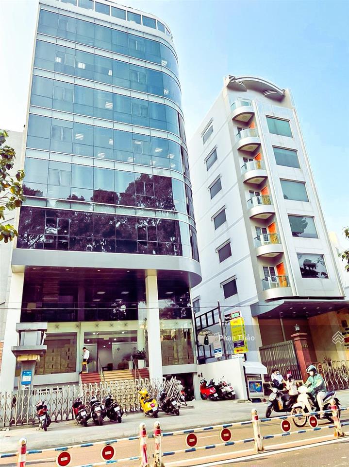 Sở hữu tòa nhà vip nguyễn xí  ung văn khiêm đoạn vip 2 chiều 11x50m hđt 250tr/th 5 tầng giá 85 tỷ