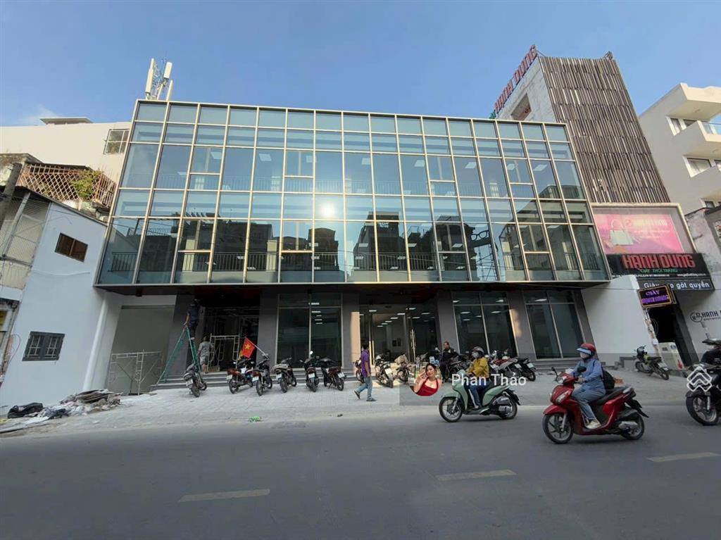 Bán nhà mặt tiền nguyễn chí thanh ngay ngã 6 nguyễn tri phương19x 40mhđt 300 triệugiá 180 tỷ