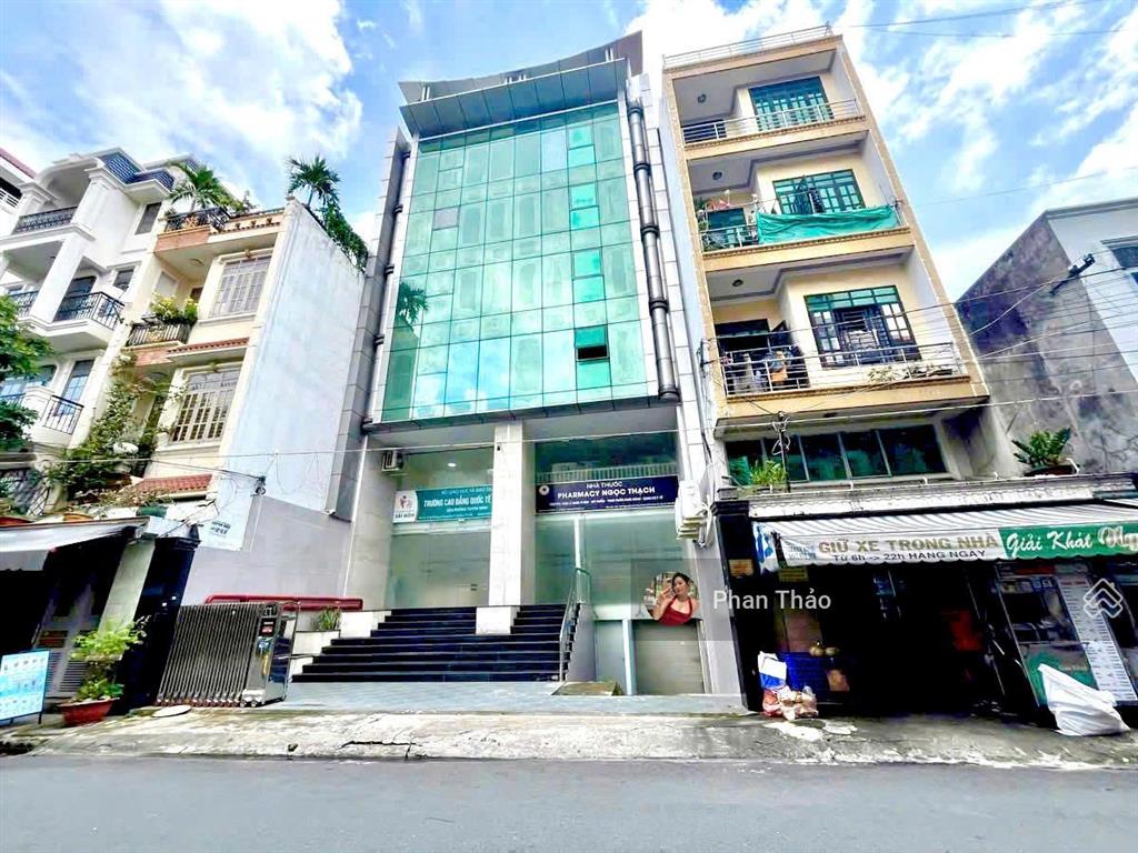 Vị trí chiến lượctòa nhà huỳnh văn bánhnguyễn văn trỗi20x35mhầm 8 lầuhđt 600 triệugiá 175 tỷ
