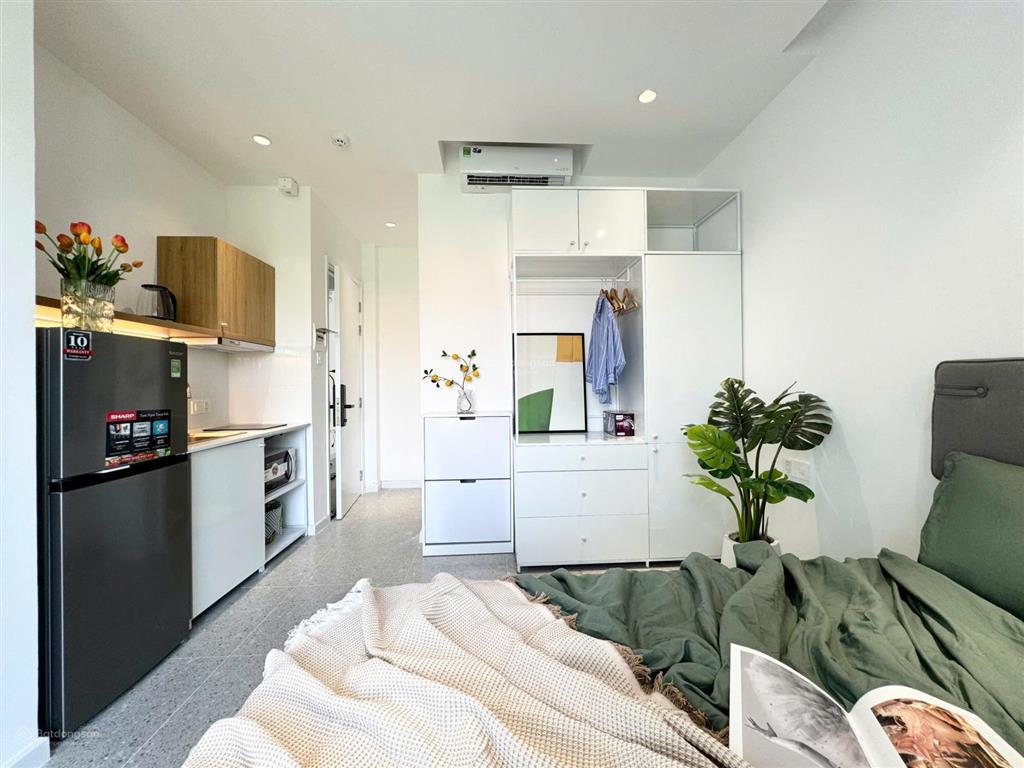 Studio gần metro thảo điền  full nội thất ban công tối giản