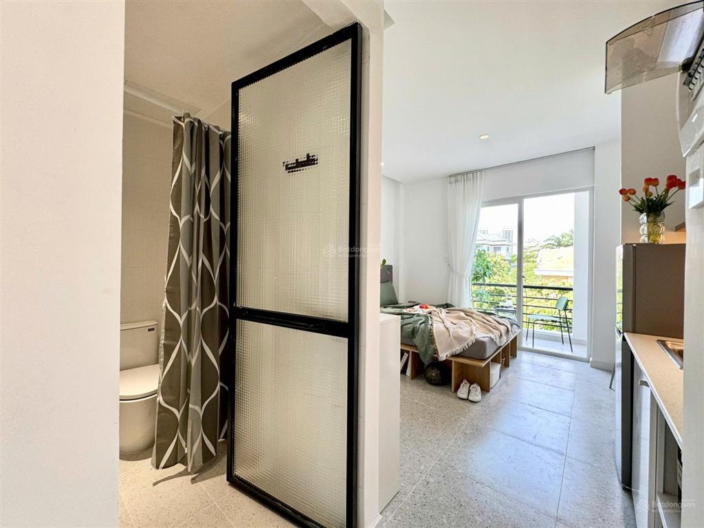 Studio gần metro thảo điền  full nội thất ban công tối giản
