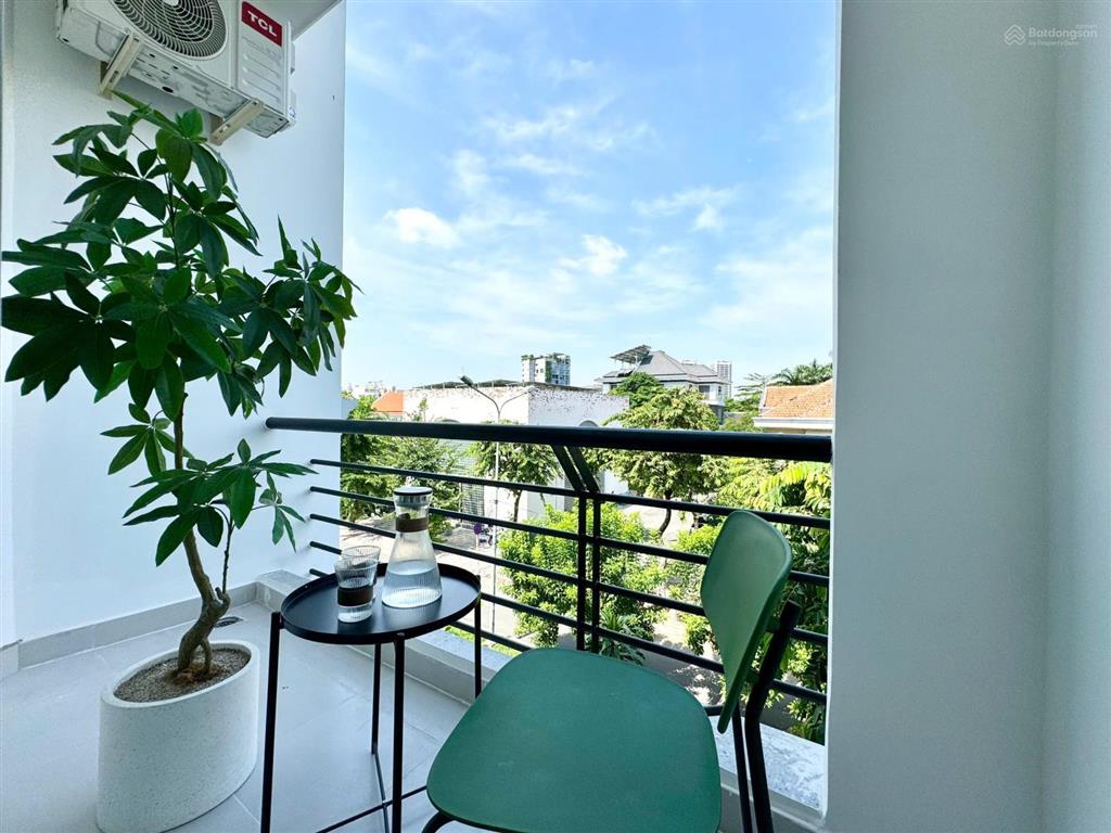 Studio gần metro thảo điền  full nội thất ban công tối giản