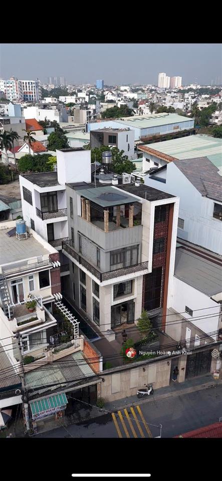 Toà nhà biệt thự bề thế cách 500m ra ga metro bình thái