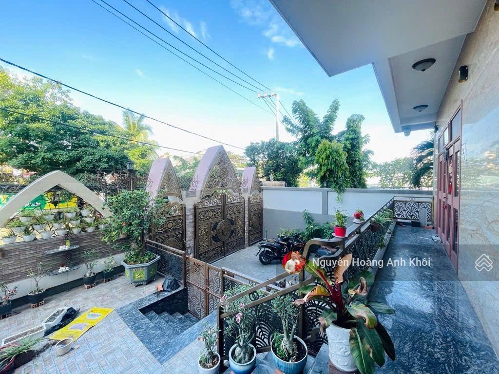 Siêu phẩm mặt tiền 18m vuông a4 trục nối thanh đa với phạm văn đồng