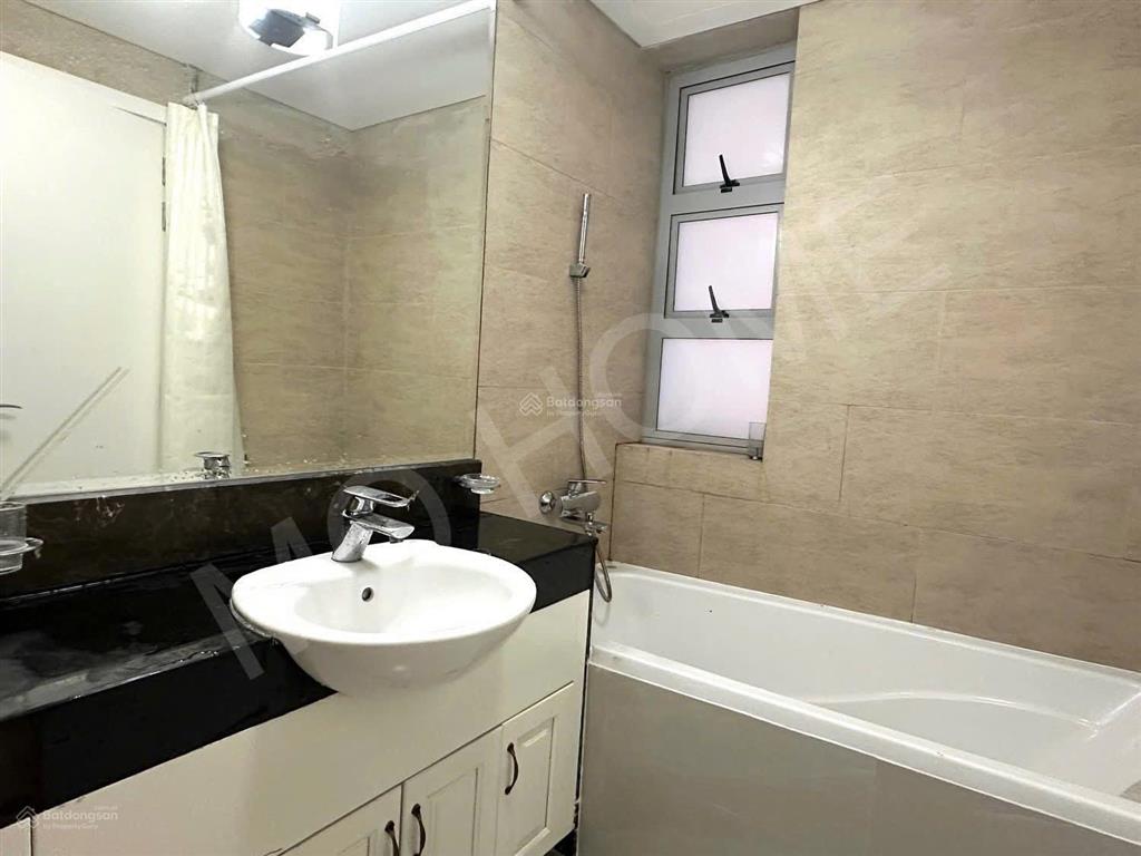 Cho thuê căn hộ cao cấp 108m2 cạnh cầu sông hàn view trực diện sông hàn chỉ 25tr/tháng  vào ở luôn