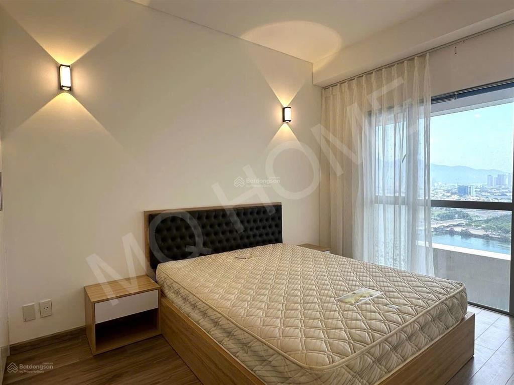 Cho thuê căn hộ cao cấp 108m2 cạnh cầu sông hàn view trực diện sông hàn chỉ 25tr/tháng  vào ở luôn