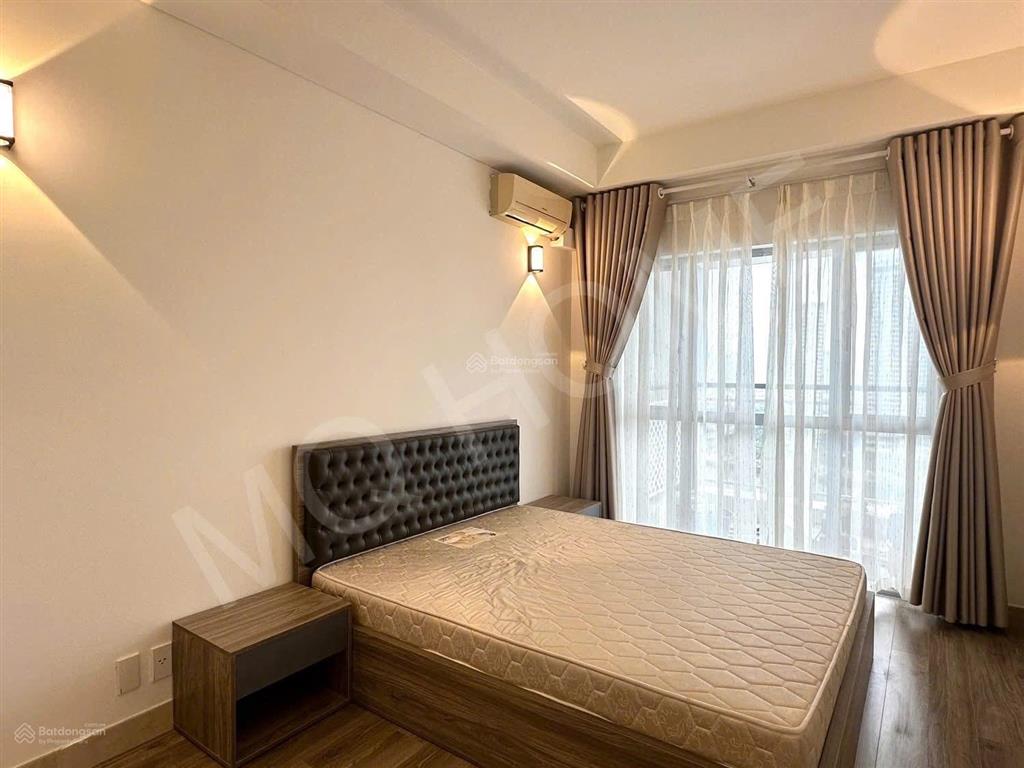 Cho thuê căn hộ cao cấp 108m2 cạnh cầu sông hàn view trực diện sông hàn chỉ 25tr/tháng  vào ở luôn