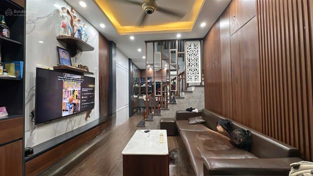 Bán nhà quang lãm hà đông 32/44m2 5 tầng giá 6,3 tỷ hà nội