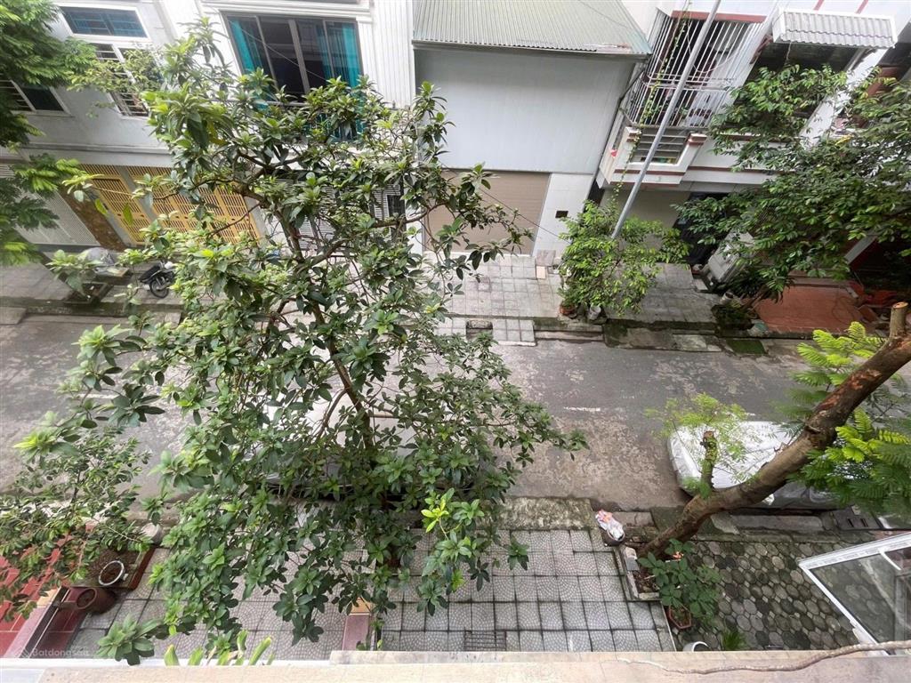 Liền kề đấu giá mậu lương hà đông vỉa hè ô tô đỗ cửa ngày đêm giá 12,7 tỷ nhà đẹp