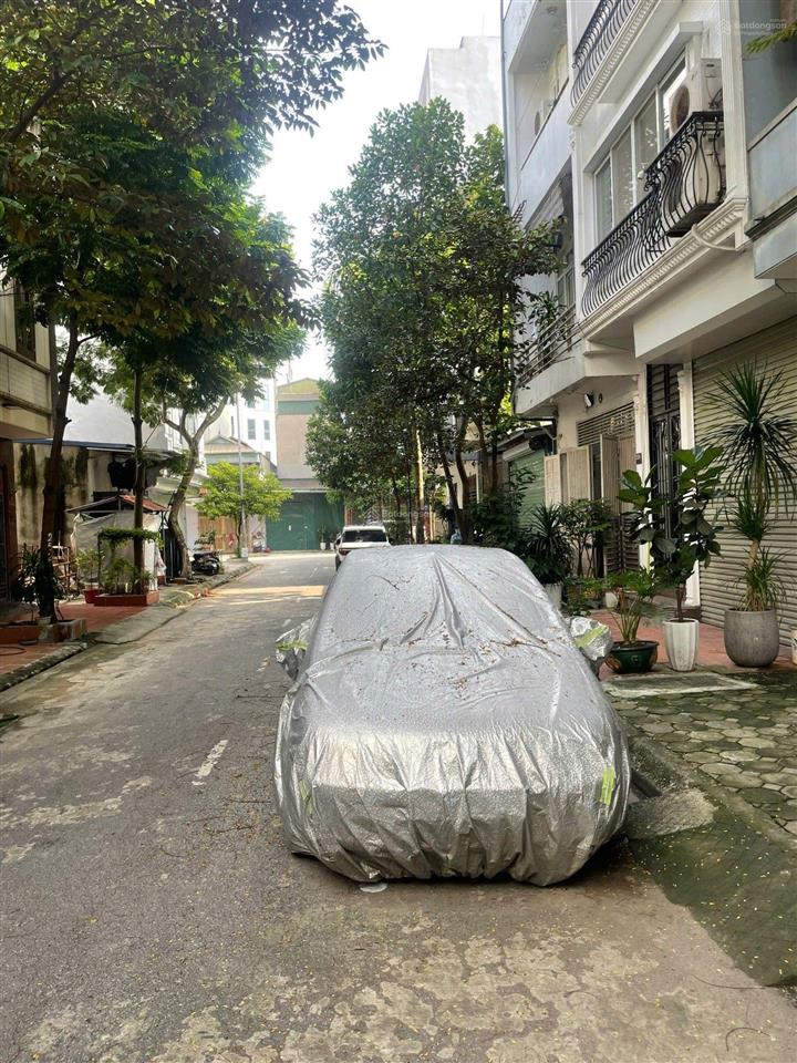 Liền kề đấu giá mậu lương hà đông vỉa hè ô tô đỗ cửa ngày đêm giá 12,7 tỷ nhà đẹp