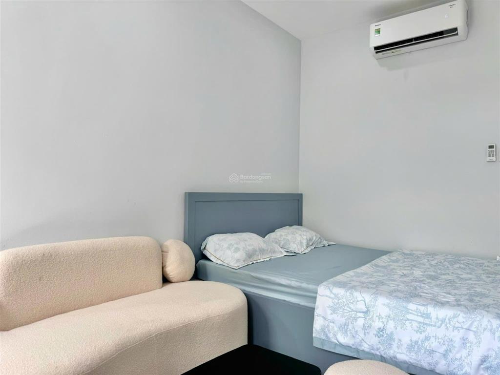 Thuê ngay căn hộ ban công  tách bếp 35m2 rộng thoáng thiết kế hiện đại an ninh cao sát đh vlcs3