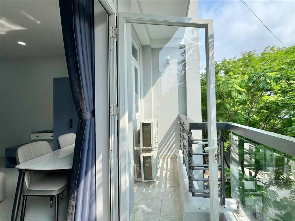 Thuê ngay căn hộ ban công  tách bếp 35m2 rộng thoáng thiết kế hiện đại an ninh cao sát đh vlcs3