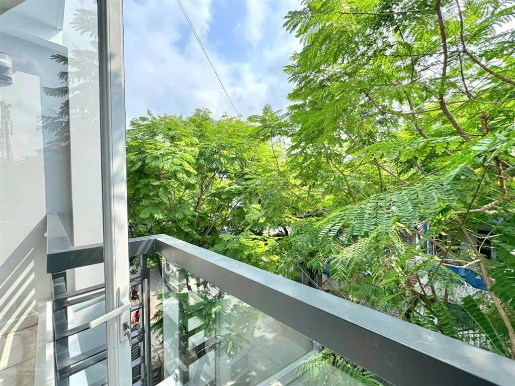 Thuê ngay căn hộ ban công  tách bếp 35m2 rộng thoáng thiết kế hiện đại an ninh cao sát đh vlcs3