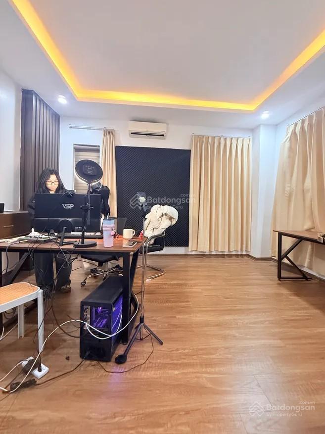 Bán 45m2/mt5m/6 tầng/18 tỷ đường phố dịch vọng gần trương công giai, trần thái tông, yên hòa, quan