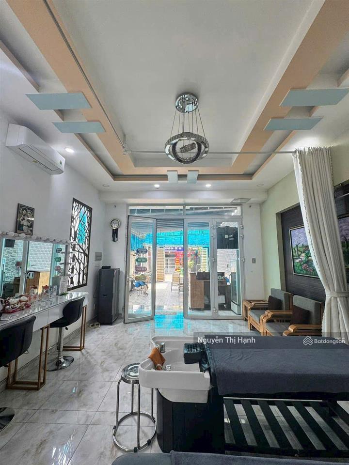 Nhà góc 2 mặt phố đường 11, phường trường thọ, thủ đức, rất phù hợp cho việc kinh doanh