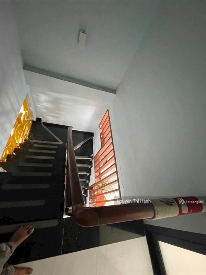 Bán nhà 1 trệt 1 lầu đường số 11, trường thọ, thủ đức, có sân bên hông thoáng mát