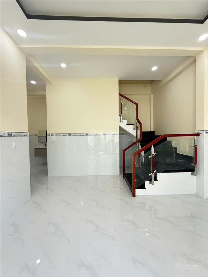 Nhà xây mới đường số 13, linh chiểu, thủ đức  sân rộng rãi, giá còn thương lượng mạnh