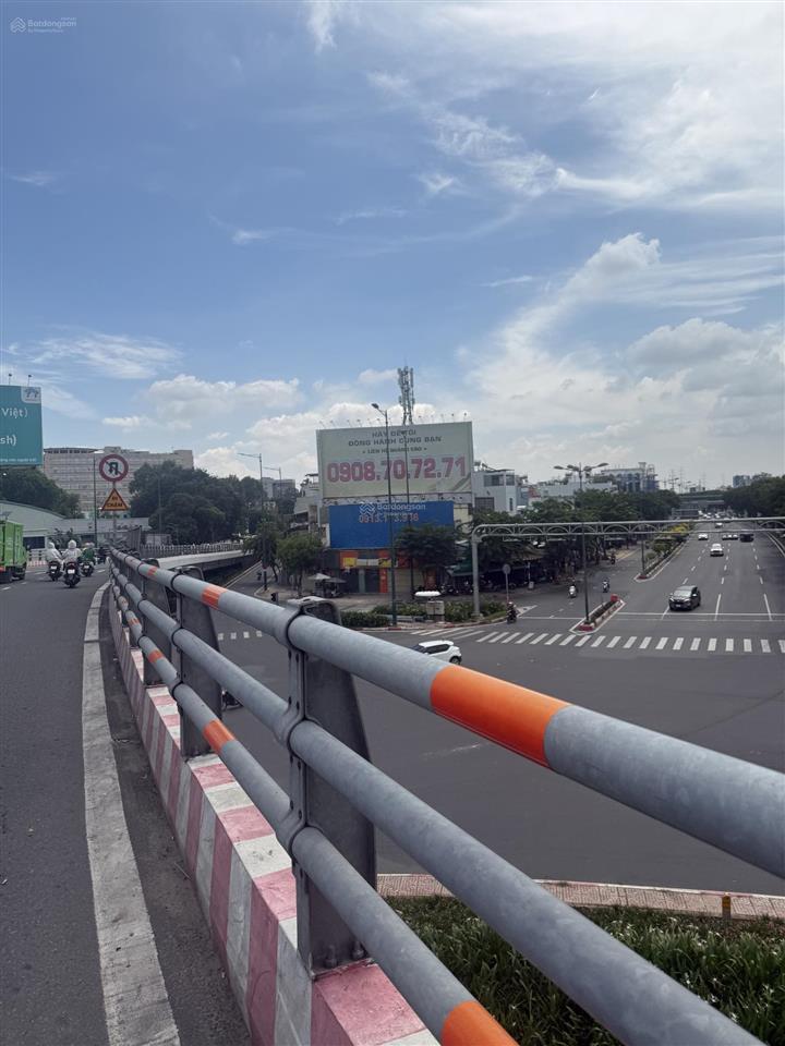 Chính chủ bán căn gốc 2mt phạm văn đồng sát sân bay ngang 35m