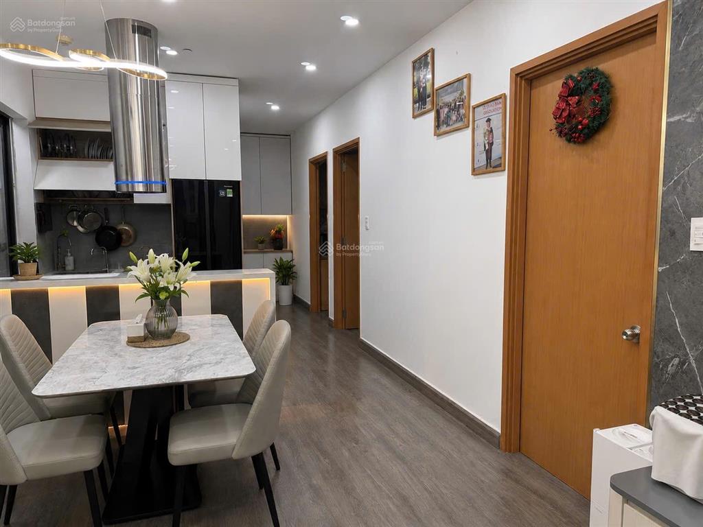 4tỷ370 em thuận có căn 90m2 có sổ có nội thất