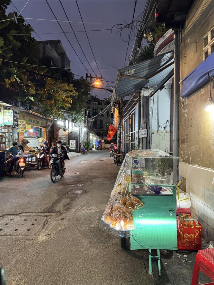 Rẻ hơn thị trường 20% góc 2 mt quang trung  ngang 8.4m  190m2 đất tiện xây chdv, hoặc làm cafe