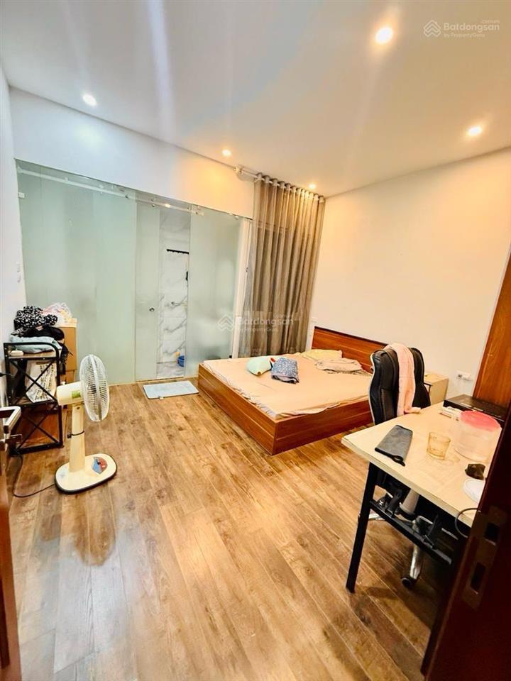 Bán nhà phân lô tại đầm trấu, 19,8 tỷ, 50m2 x 5 tầng. nhà mới, kdoanh văn phòng, ô tô đỗ ngày đêm