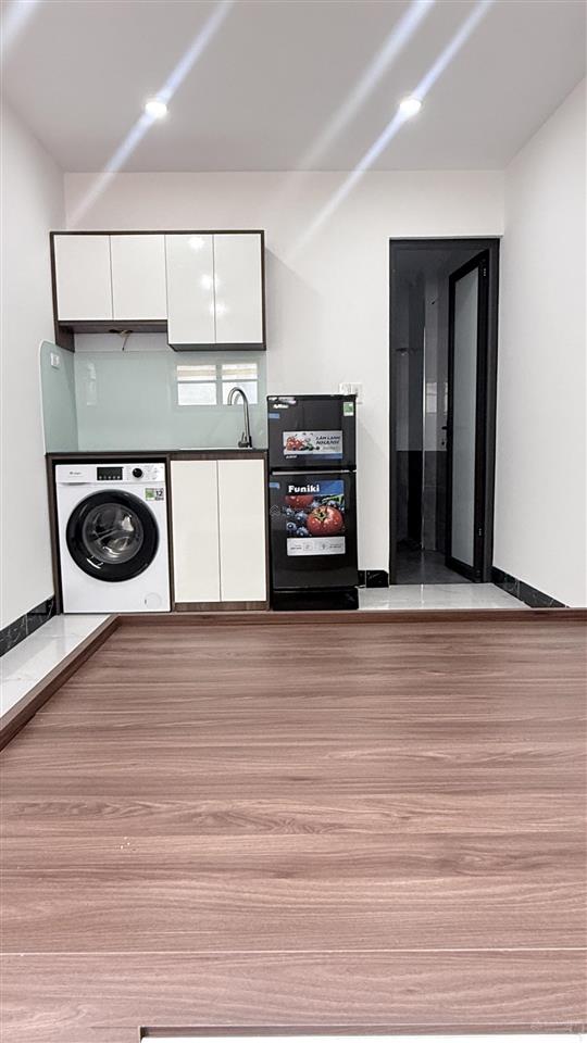 Cho thuê căn hộ dịch vụ 1pn, 1wc, 18m2, giá 6,1 triệu ở bạch mai, ngõ to ra phố chỉ 20m.ngay chợ mơ