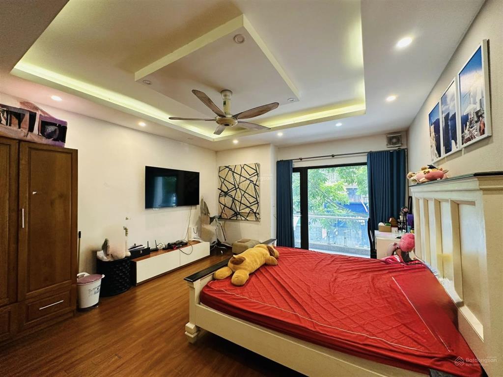 Bán nhà phố lò đúc 41m2 x 5tầng, giá 12.8 tỷ. dân xây, gần phố, ngõ thông, ôtô đỗ, 2 thoáng ở ngay
