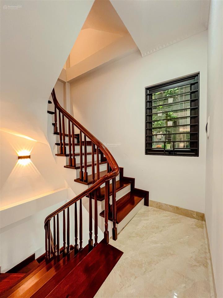 Bán nhà riêng tại bạch mai, 11,8 tỷ, 35m2 x 5 tầng, nhà mới, gần phố, ngõ rộng ô tô tránh chỉ 40m.