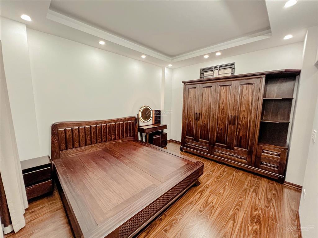 Bán nhà riêng tại bạch mai, 11,8 tỷ, 35m2 x 5 tầng, nhà mới, gần phố, ngõ rộng ô tô tránh chỉ 40m.