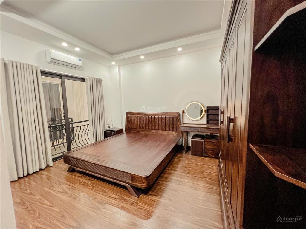 Bán nhà riêng tại bạch mai, 11,8 tỷ, 35m2 x 5 tầng, nhà mới, gần phố, ngõ rộng ô tô tránh chỉ 40m.