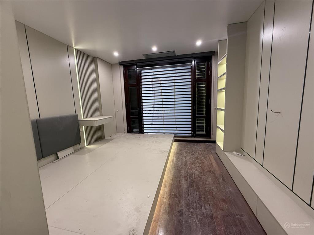 Bán nhà riêng tại minh khai, hai bà trưng 55m2 x 4 tầng, giá 12.3 tỷ. nhà mới, ôtô 30m, gần phố đẹp