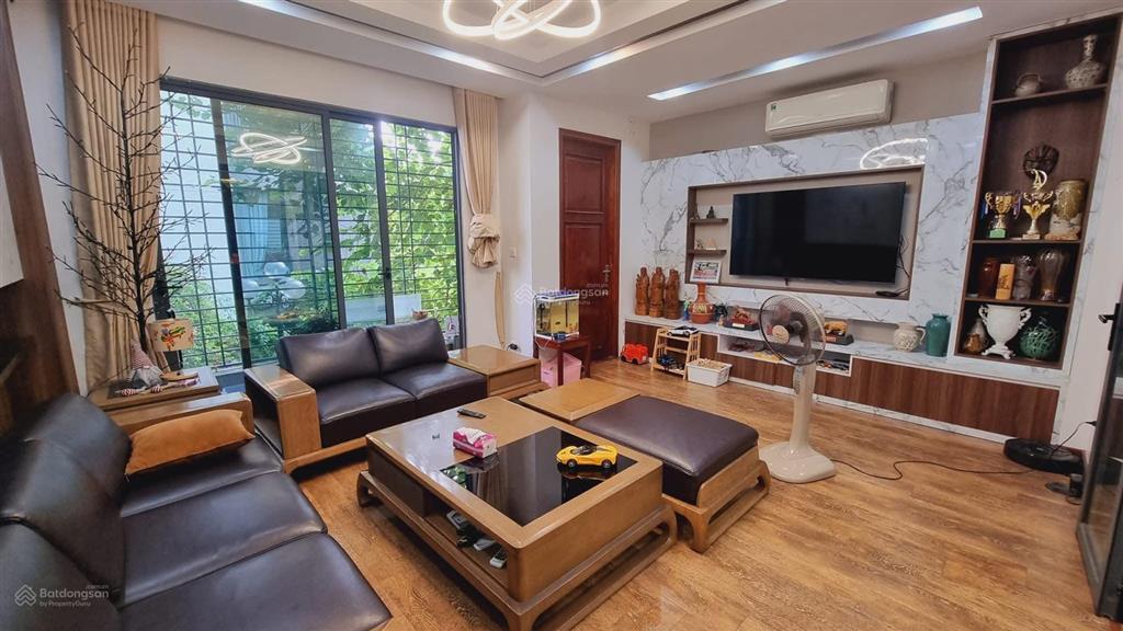 Bán nhà liền kề 5 tầng tại tam trinh, giá chỉ 32 tỷ, 95m2. khu vực sát ngay minh khai, times city
