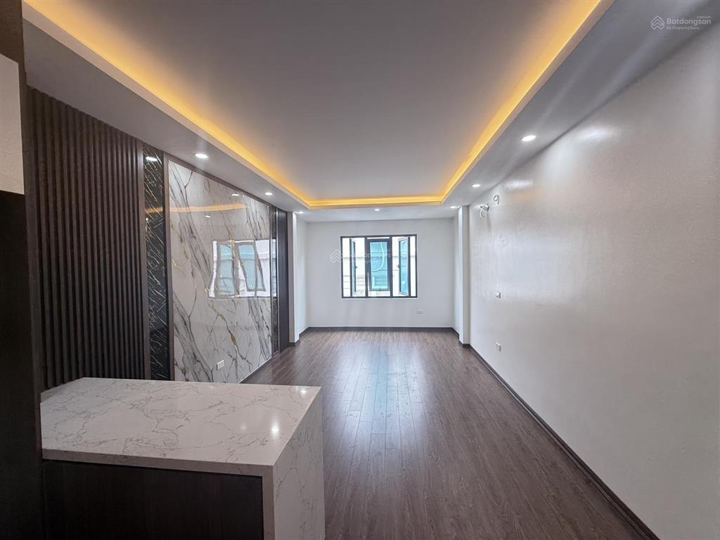 Bán nhà riêng tại phố lạc trung, hai bà trưng 55m2 x 5 tầng, giá 16 tỷ. nhà mới, thang máy, lô góc