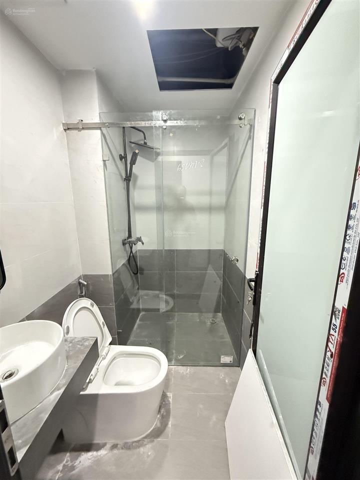 Bán nhà riêng tại minh khai, 9,5 tỷ, 33 m2 x 5 tầng. ô tô tránh 15m, minh khai 50m, nhà mới ở ngay