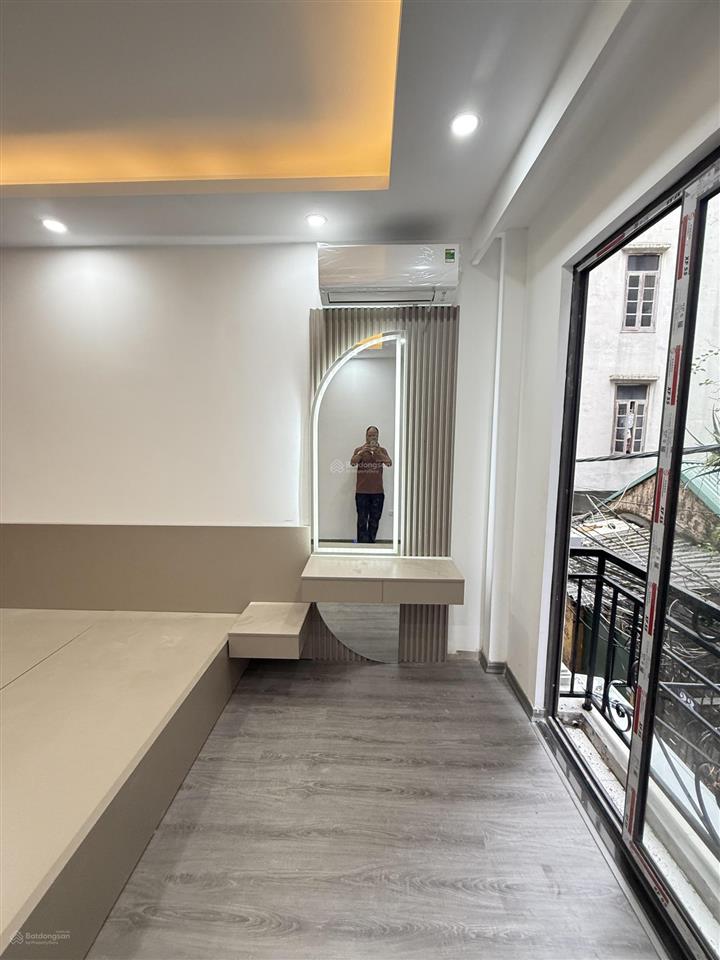 Bán nhà riêng tại minh khai, 9,5 tỷ, 33 m2 x 5 tầng. ô tô tránh 15m, minh khai 50m, nhà mới ở ngay