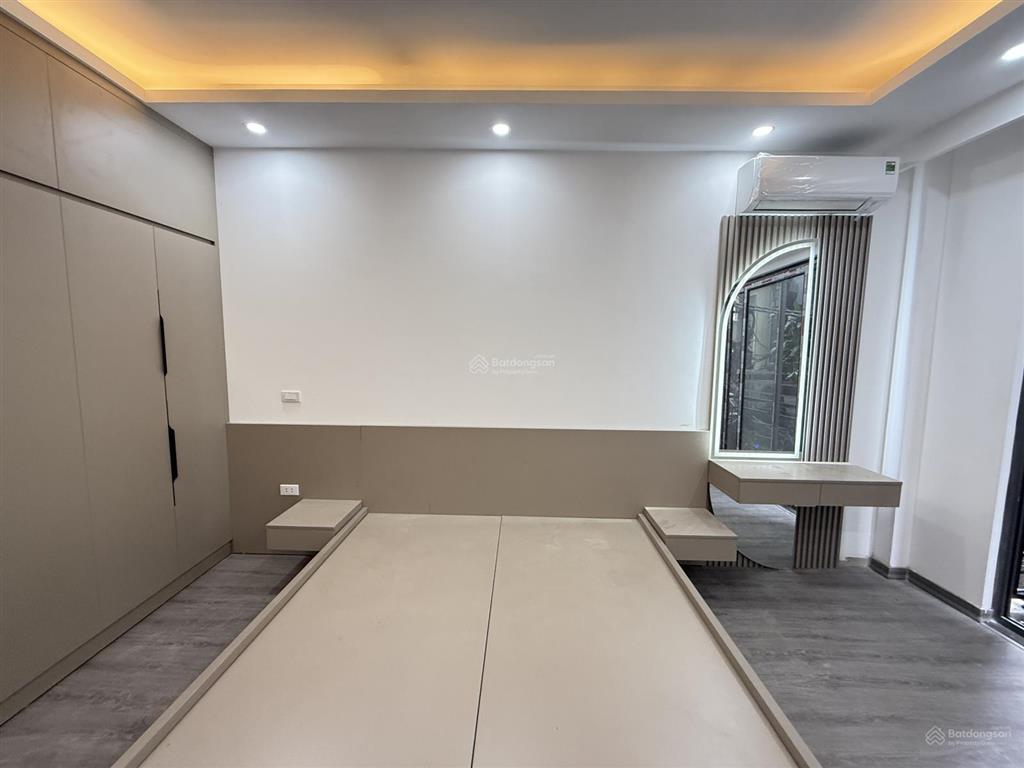 Bán nhà riêng tại minh khai, 9,5 tỷ, 33 m2 x 5 tầng. ô tô tránh 15m, minh khai 50m, nhà mới ở ngay