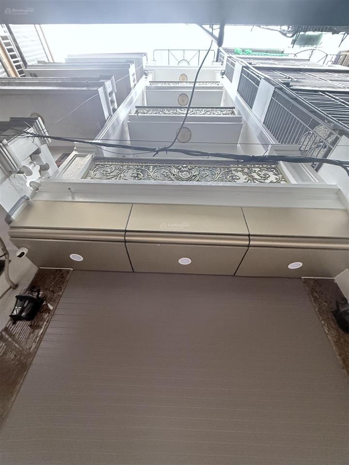Bán nhà riêng phố bạch mai, 11,8 tỷ, 35m² x 5 tầng. mt 4,2m. ô tô đỗ cửa, 50m ra phố, nhà mới đẹp