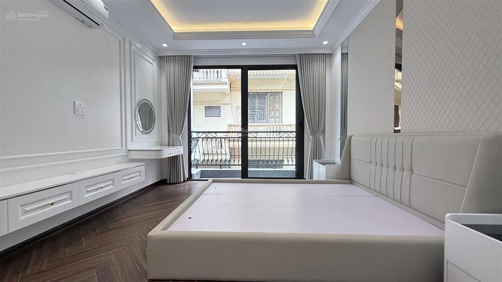Bán nhà riêng 45m2 x 5 tầng, 9 tỷ tại minh khai, nhà mới, gần phố 70m, để lại nội thất xịn, ở ngay