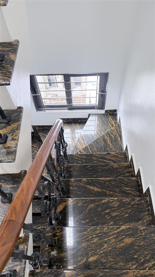 Bán nhà riêng 45m2 x 5 tầng, 9 tỷ tại minh khai, nhà mới, gần phố 70m, để lại nội thất xịn, ở ngay