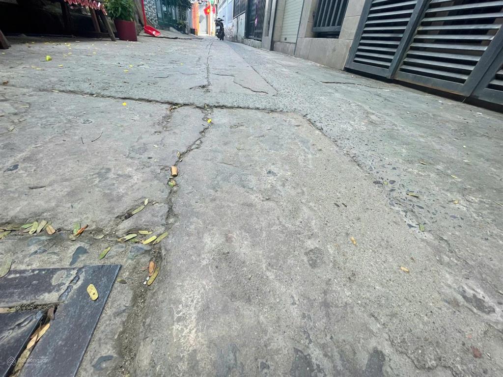 Bán nhà mới rất đẹp kiên cố 62m2, 4 tầng, 5pn, 6wc, hẻm ô tô lê văn thịnh, quận 2 giá tốt