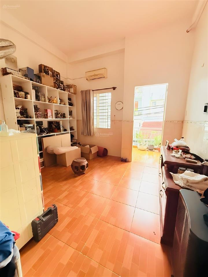 Nhà phố ngay nguyễn văn linh, quận 7  ngang 4m, 4pn, ban công sáng, gara xe hơi