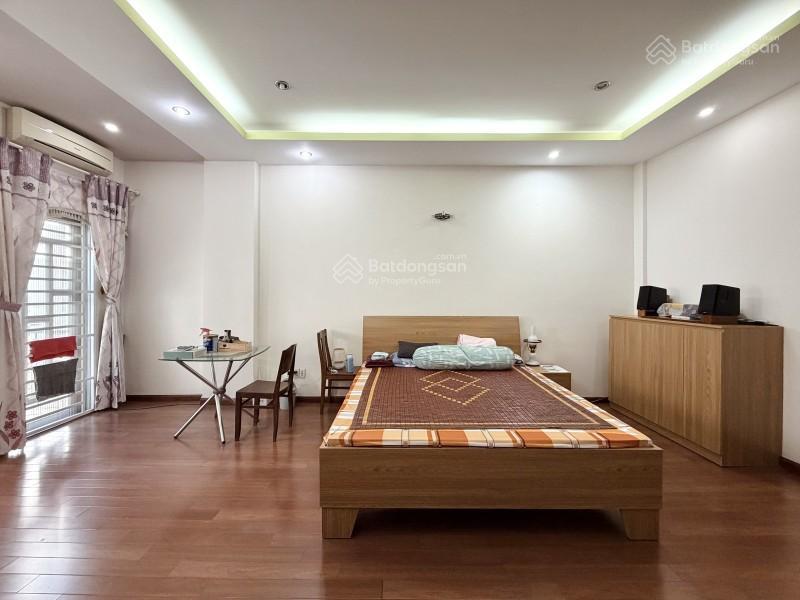 Nhà 4 tầng hxh 7m thích quảng đức, phú nhuận, 134m2 gồm 7pn có garage, thang máy, giá chỉ 21 tỷ