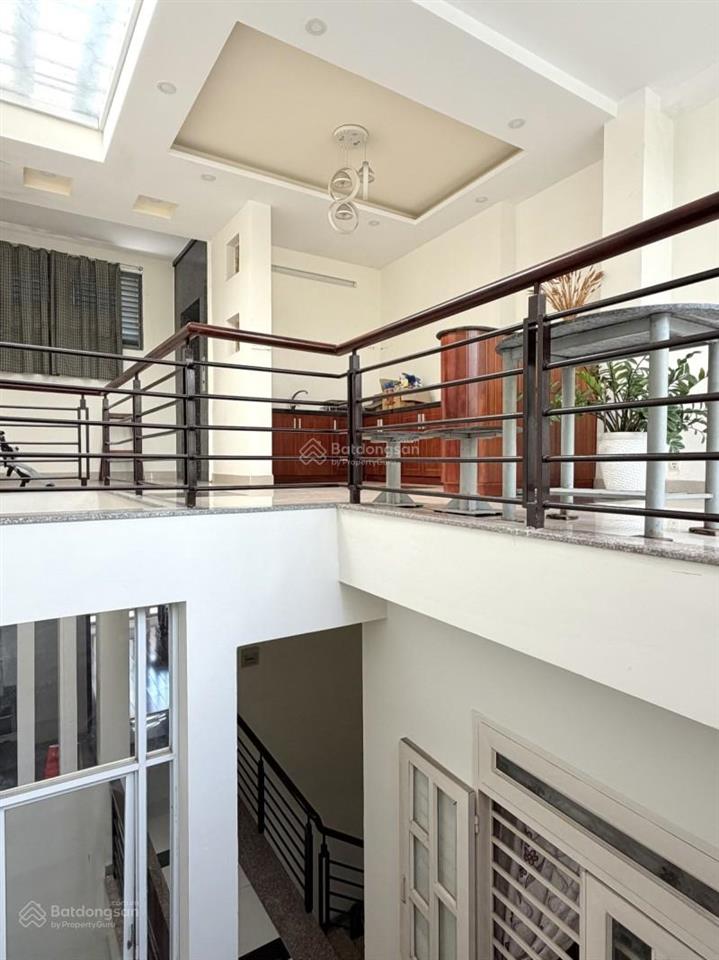 Nhà 4 tầng hxh 7m thích quảng đức, phú nhuận, 134m2 gồm 7pn có garage, thang máy, giá chỉ 21 tỷ