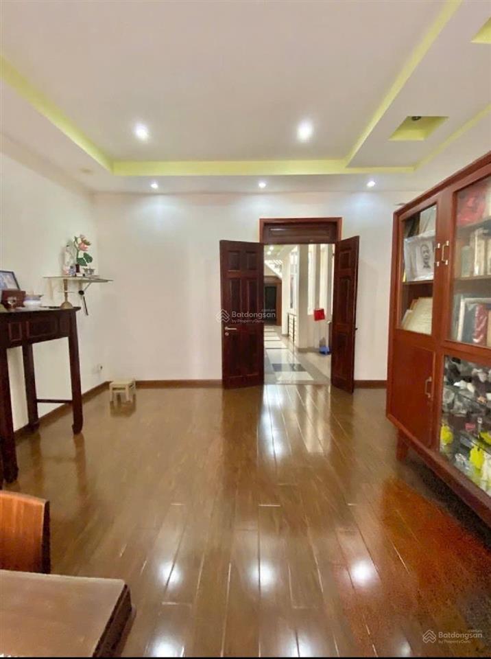 Nhà 4 tầng hxh 7m thích quảng đức, phú nhuận, 134m2 gồm 7pn có garage, thang máy, giá chỉ 21 tỷ