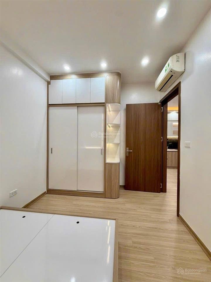 Bán chcc hồng hà tower, 89 thịnh liệt, dt 63m2, căn góc, 2pn, 2vs, giá 4,7 tỷ, nội thất đầy đủ