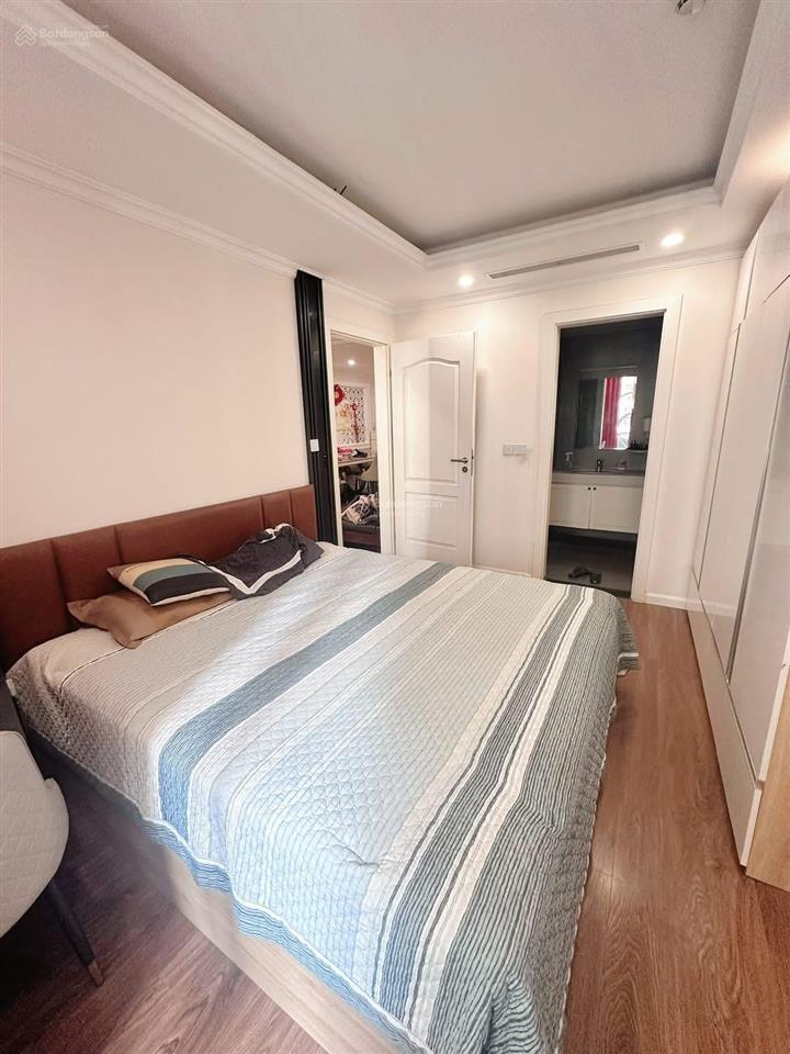 Bán căn hộ chung cư vp3 linh đàm, 6,05 tỷ, sổ 72m2, 3pn, 2wc,nội thất đầy đủ